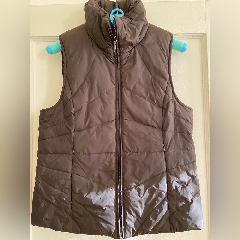 Kenneth Cole Reaction Down Filled Vest Size M. Almost unworn